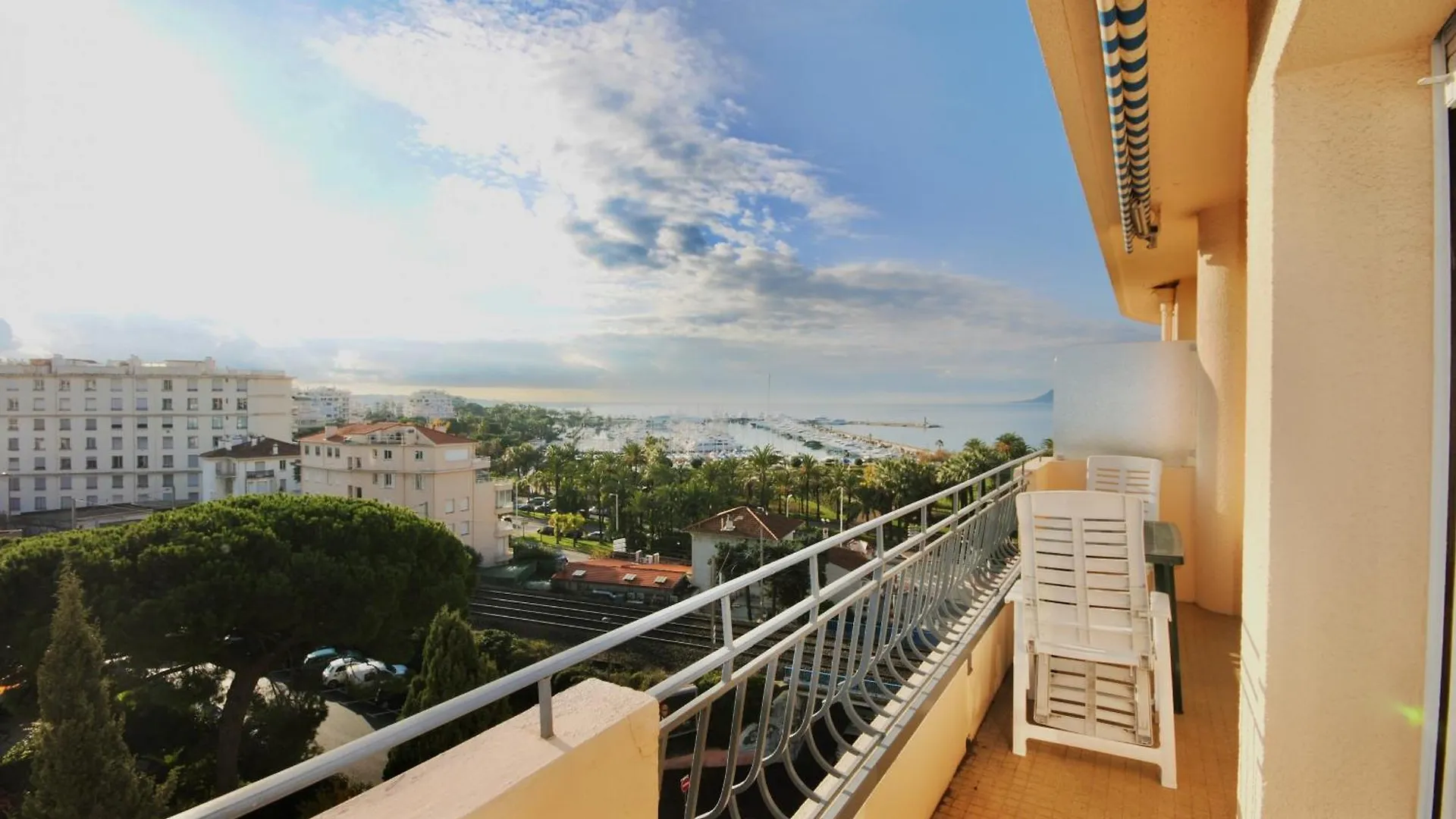 Azurore Tiz406 2Ch Cannes